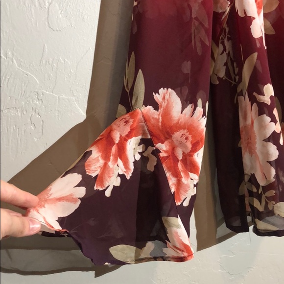 Soho New York & company Sheer floral top. Ombré. - Picture 4 of 5